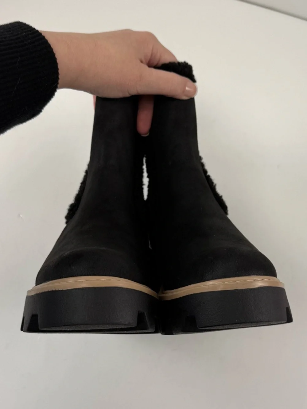 DV Dolce Vita Vandi Cozy Lug-Sole Platform Booties Womens 8.5 Black NEW